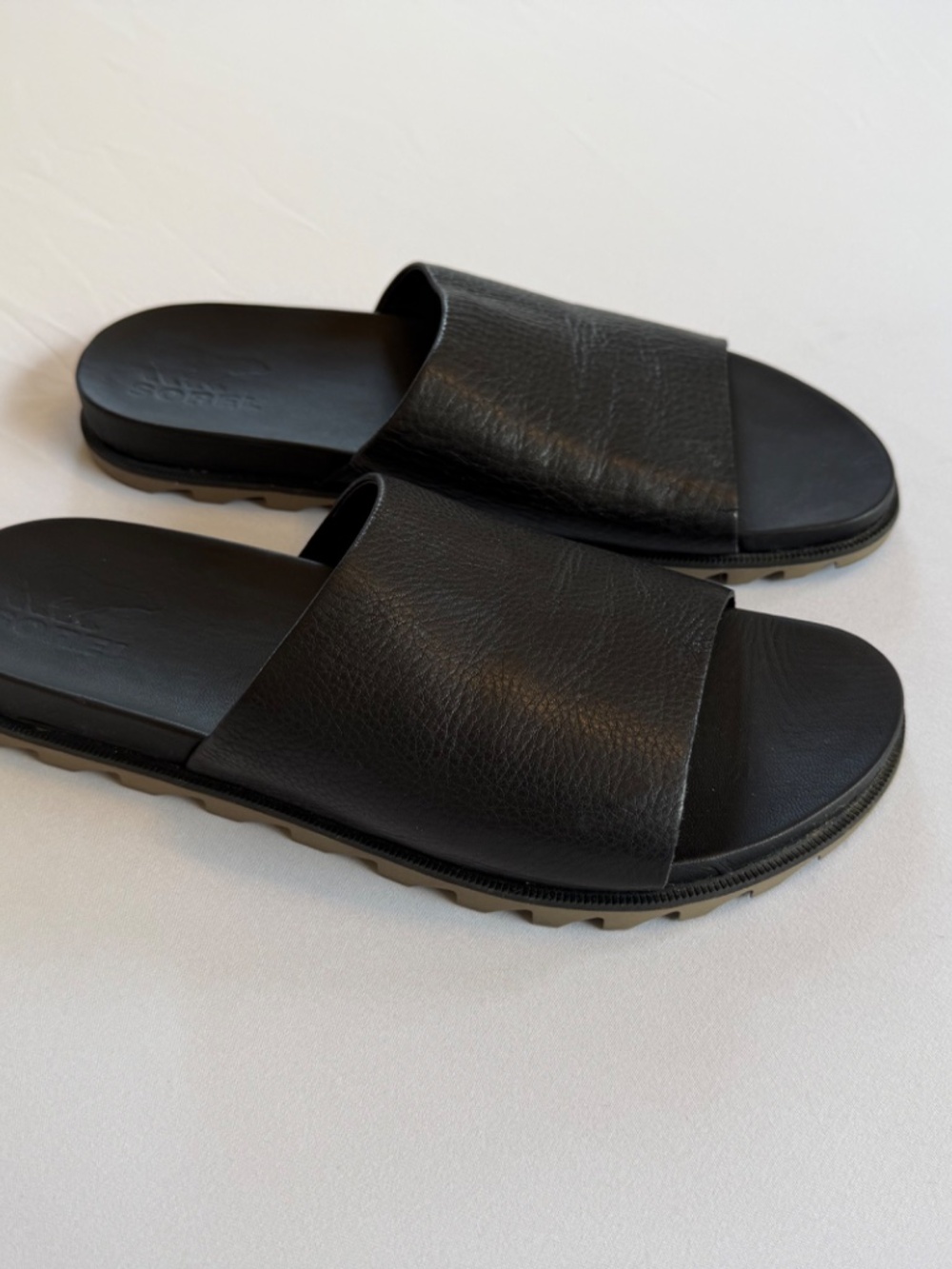 Sorel Leather Slides - Woman Size 10